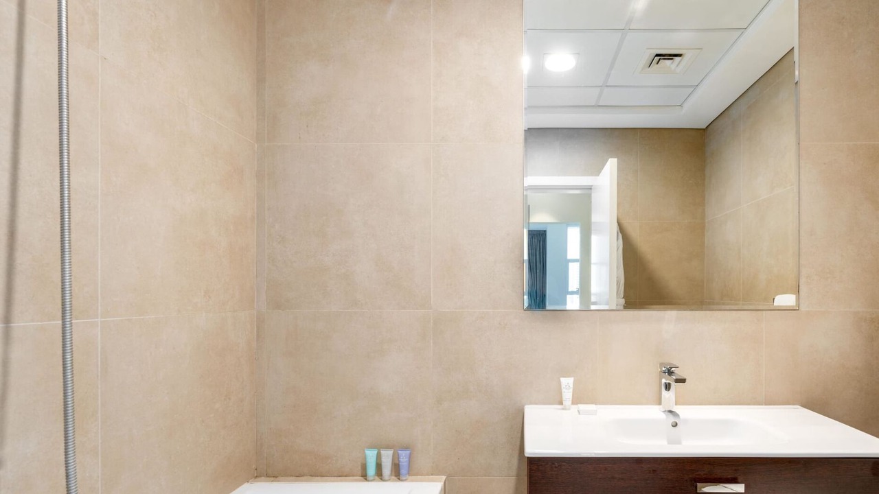 Photo of Bathroom in Emirates Hills 2