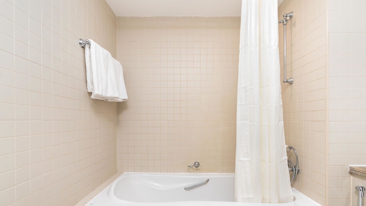 Photo of Bathroom in Downtown Dubai