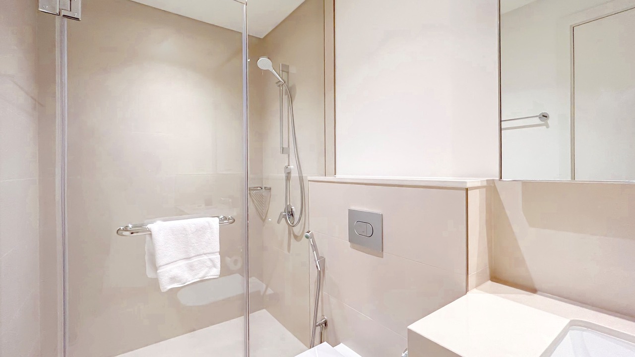 Photo of Bathroom in Za'abeel 2