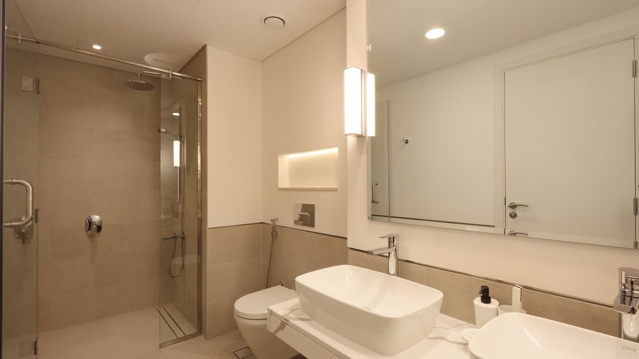 Photo of Bathroom in Umm Suqeim 3