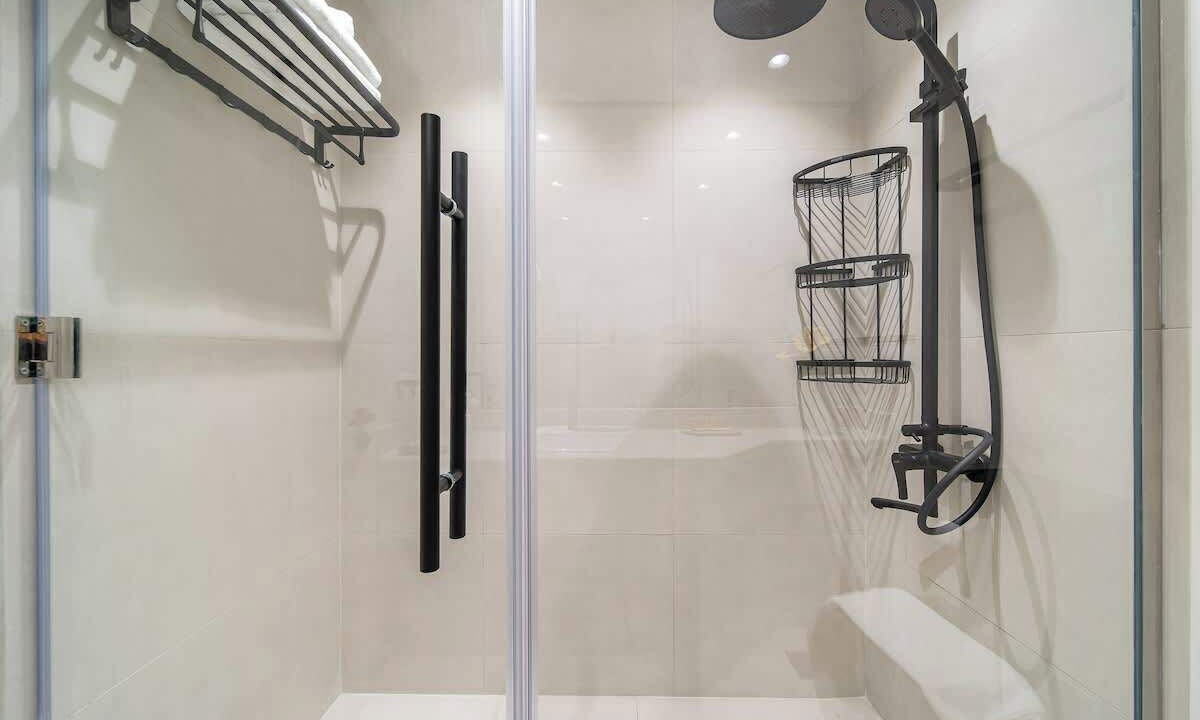 Photo of Bathroom in Discovery Gardens