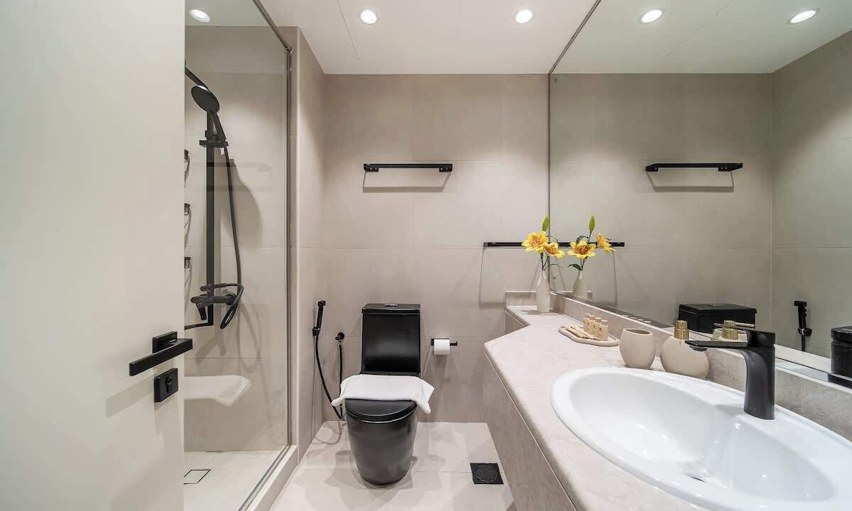 Photo of Bathroom in Discovery Gardens