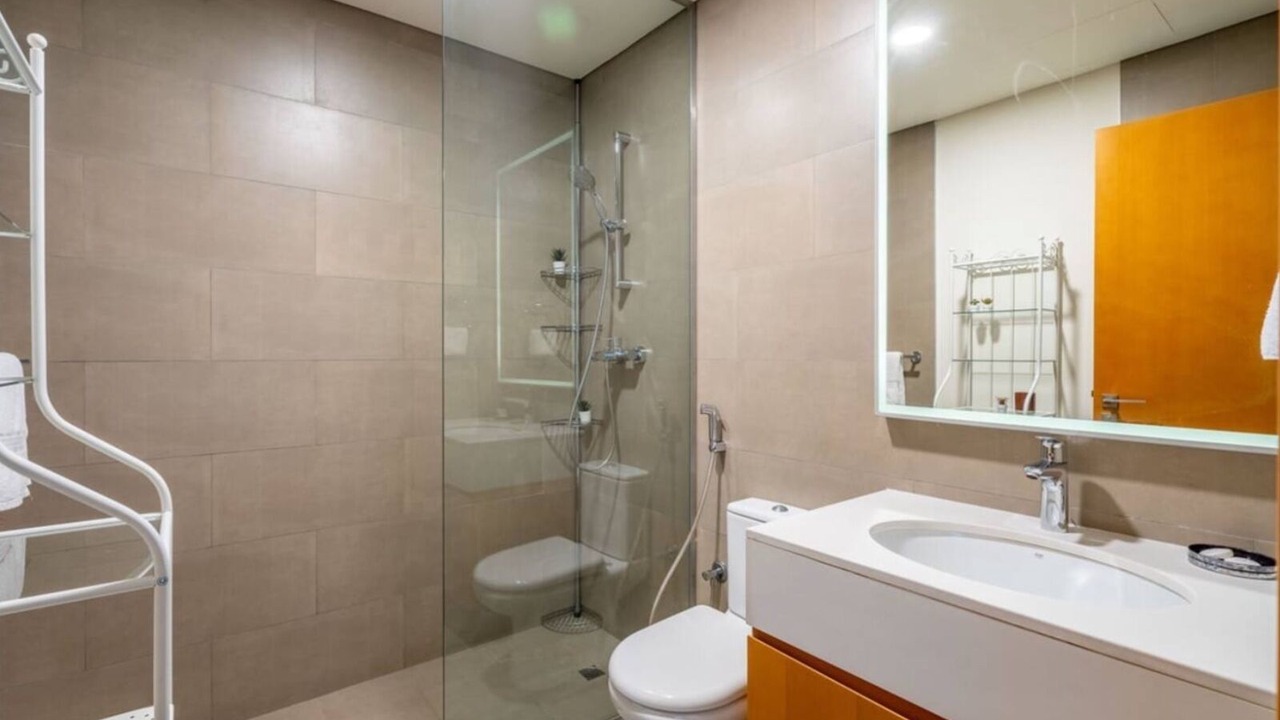 Photo of Bathroom in Za'abeel 1