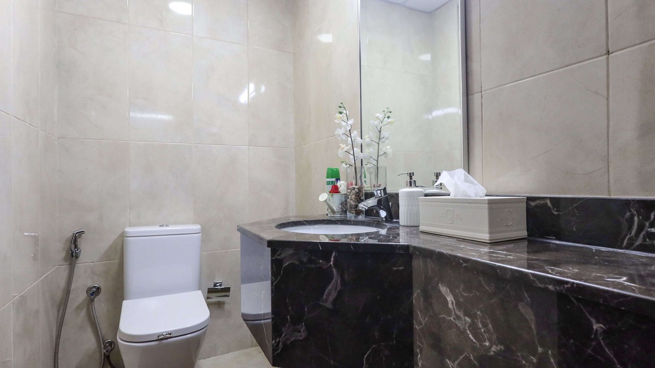 Photo of Bathroom in Discovery Gardens