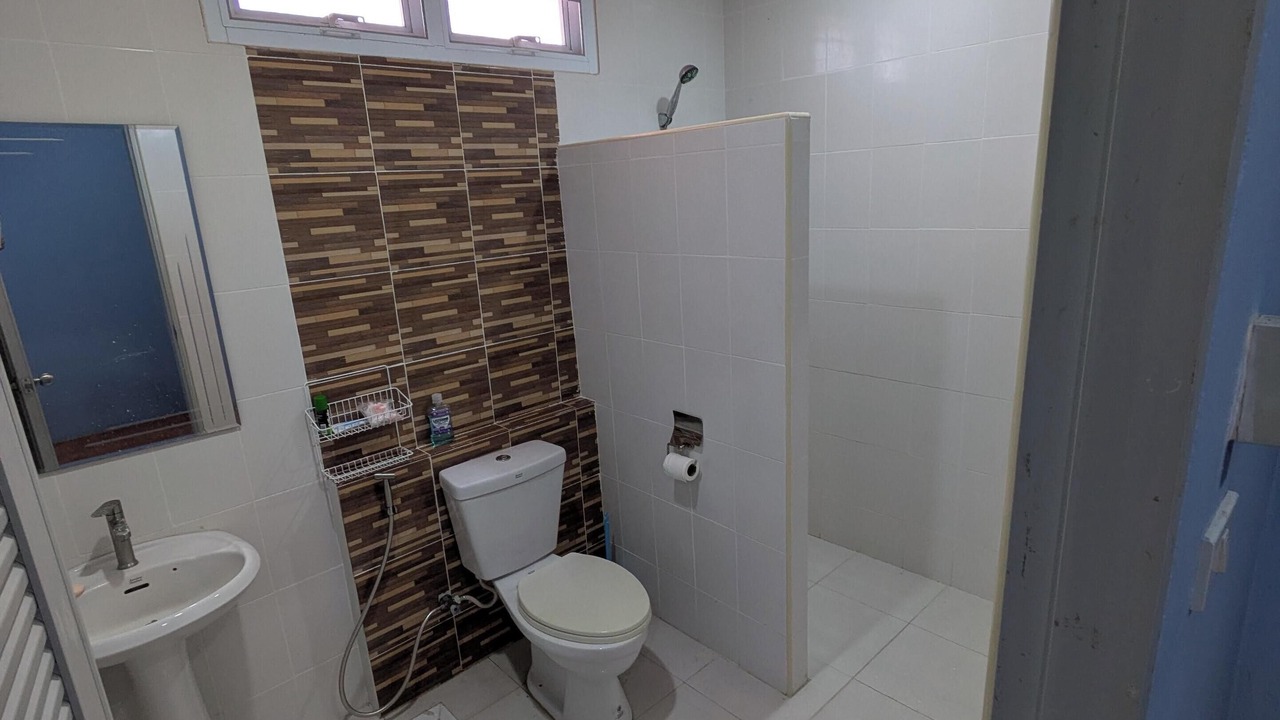Photo of Bathroom in Satuk