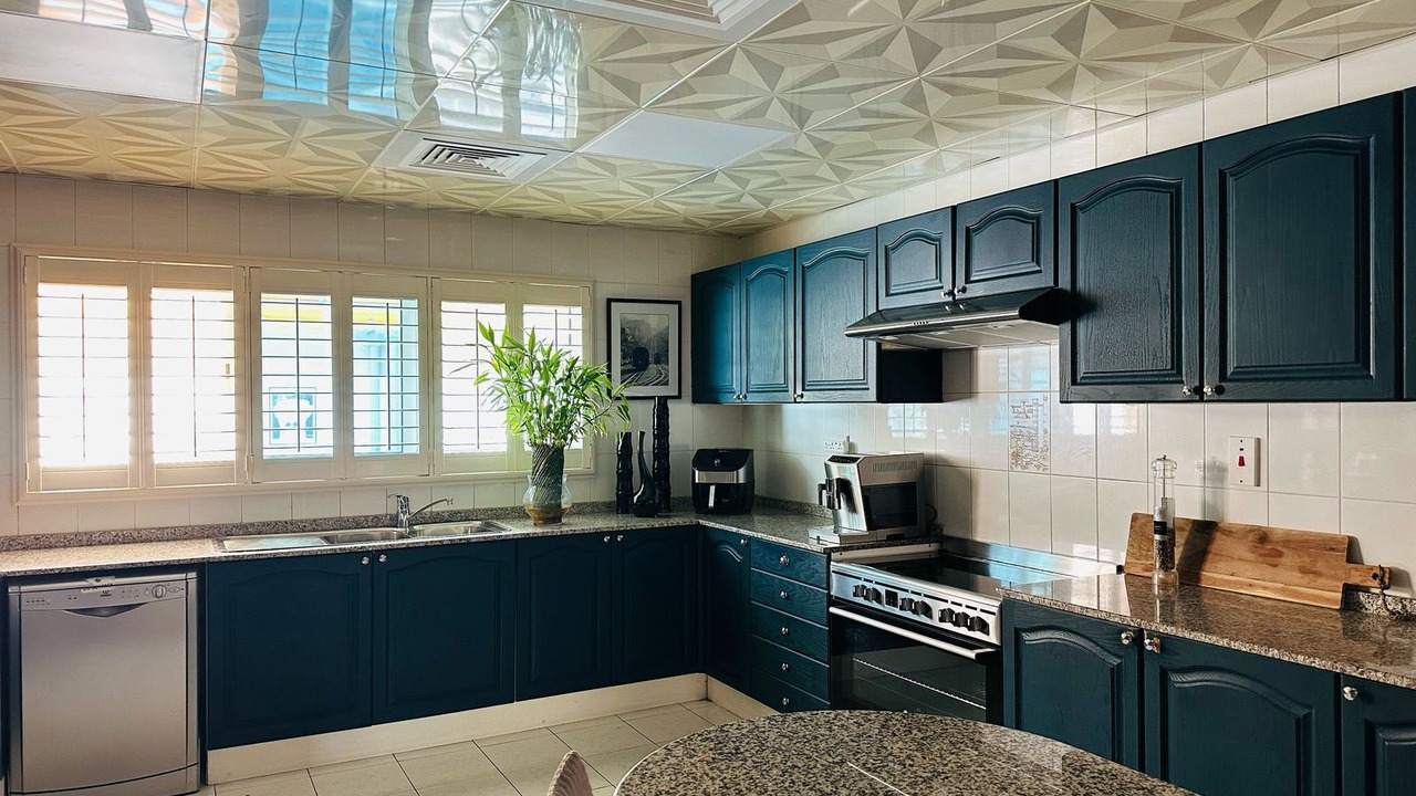 Photo of Kitchen in Jumeira 3