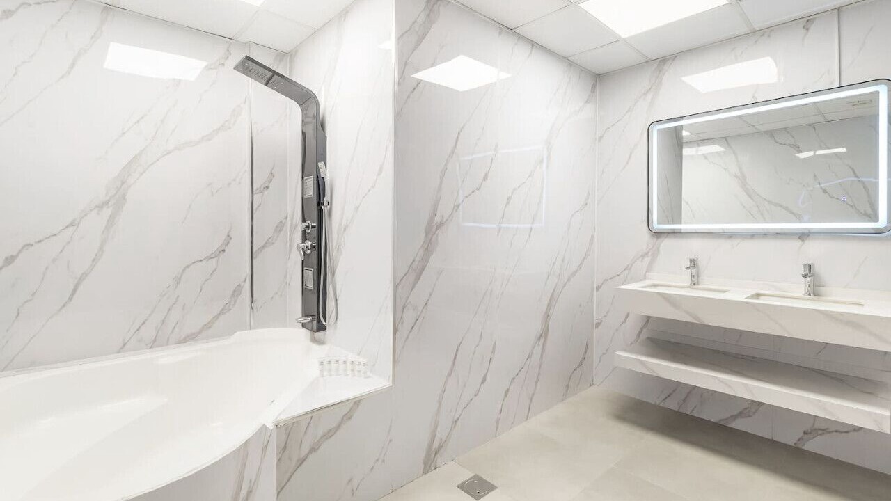 Photo of Bathroom in Jabal Ali 2