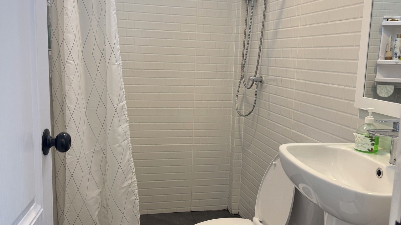 Photo of Bathroom in Saphan Sung