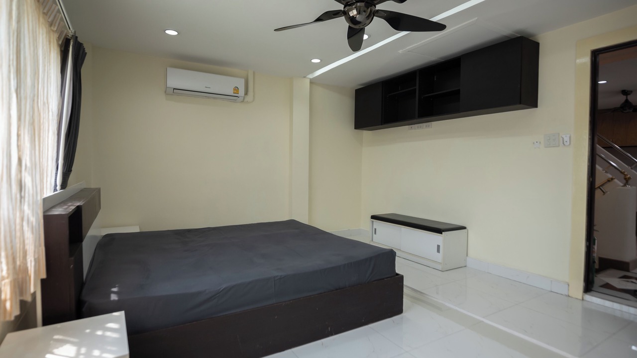 Photo of Bedroom in Wattana