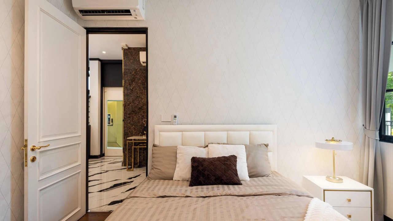 Photo of Bedroom in Phra Khanong Nuea