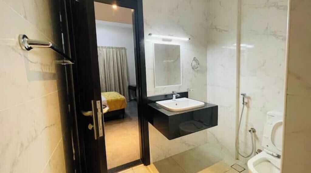 Photo of Bathroom in Al Quoz