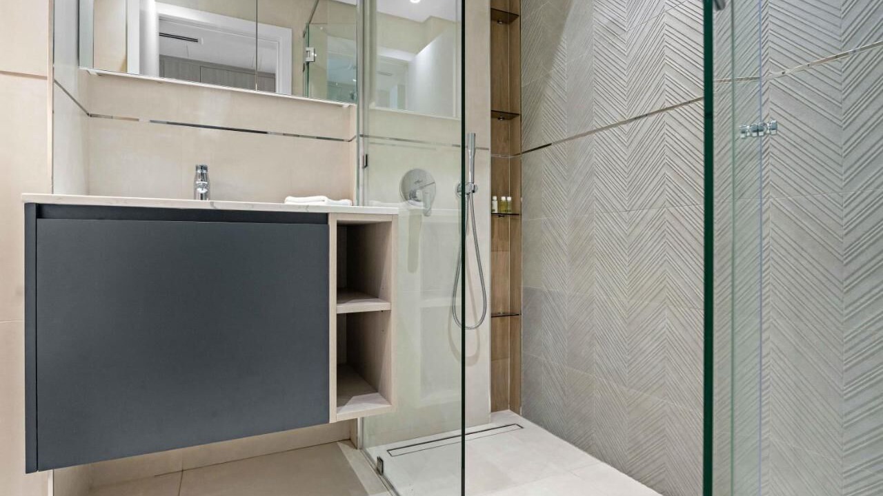 Photo of Bathroom in Discovery Gardens