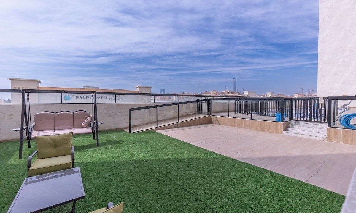 Photo of Patio Balcony in Discovery Gardens