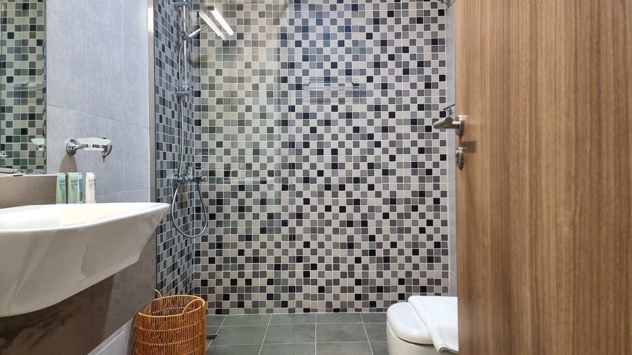 Photo of Bathroom in Discovery Gardens