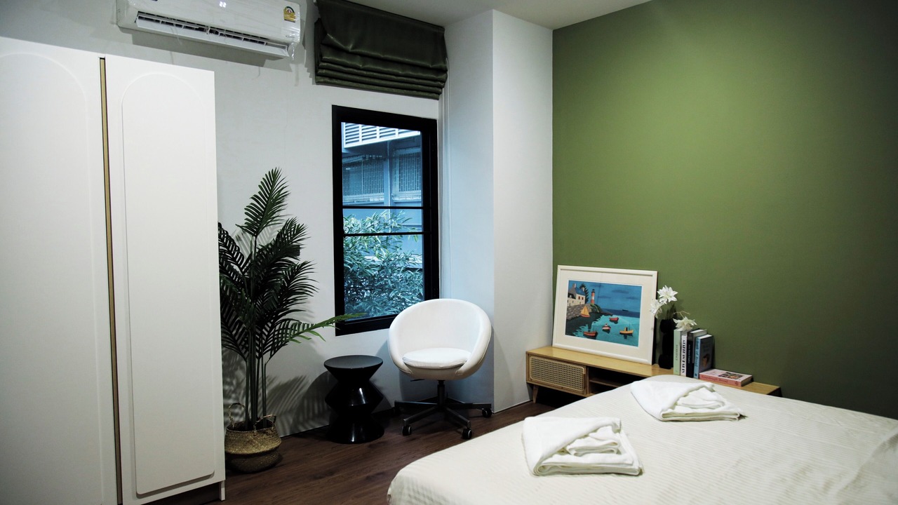 Photo of Bedroom in Phra Khanong Nuea