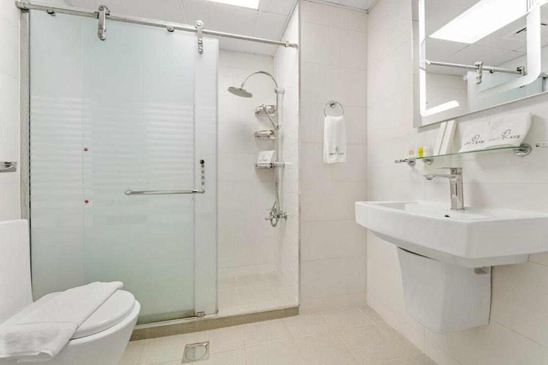 Photo of Bathroom in Discovery Gardens