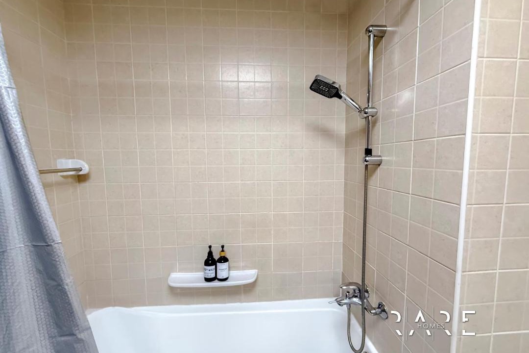 Photo of Bathroom in Discovery Gardens