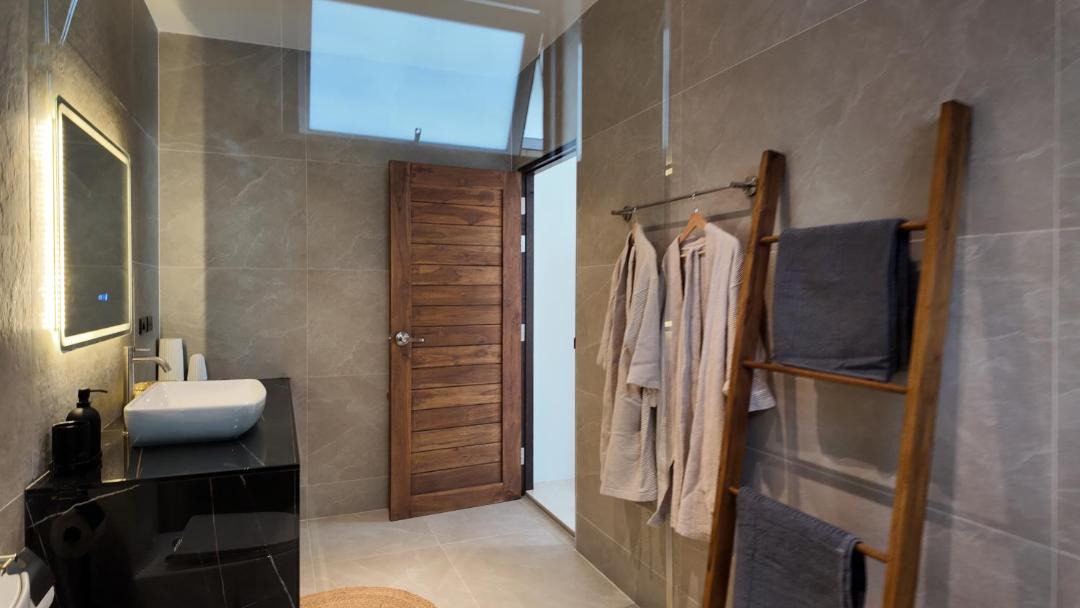 Photo of Bathroom in Wok Tum