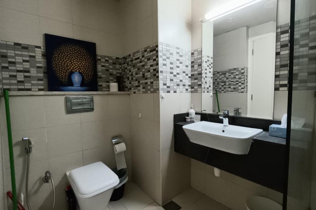 Photo of Bathroom in Discovery Gardens