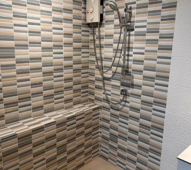 Photo of Bathroom in Pom Prap Sattru Phai