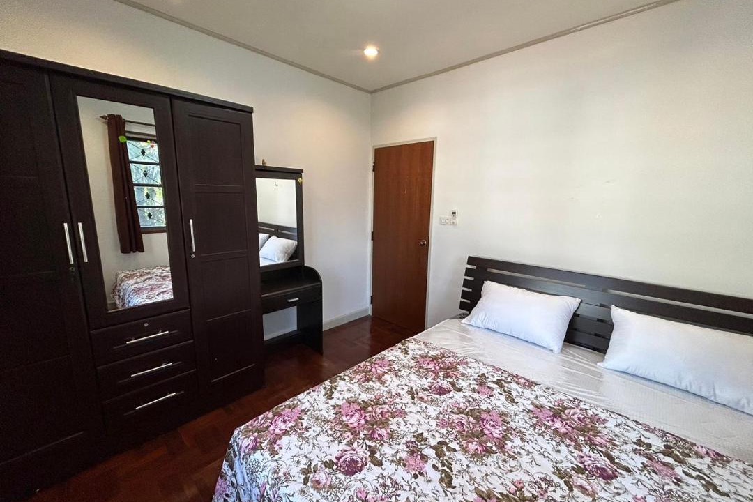 Photo of Bedroom in Khanna Yao