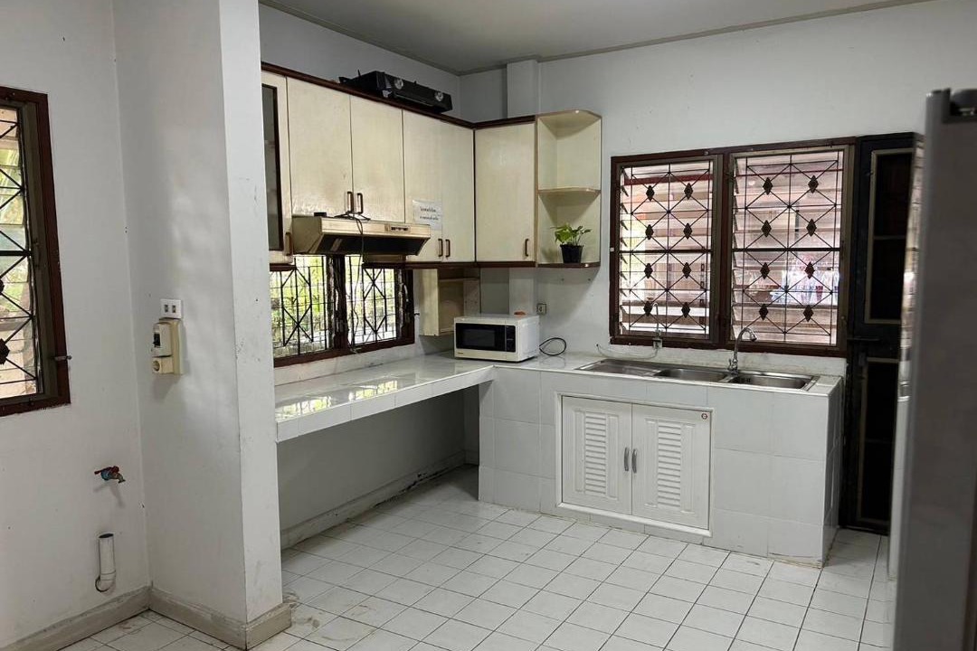Photo of Kitchen in Khanna Yao