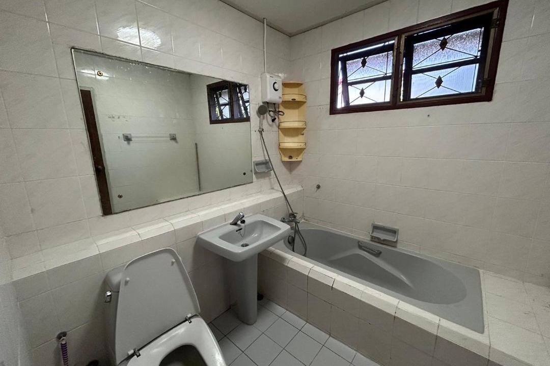 Photo of Bathroom in Khanna Yao