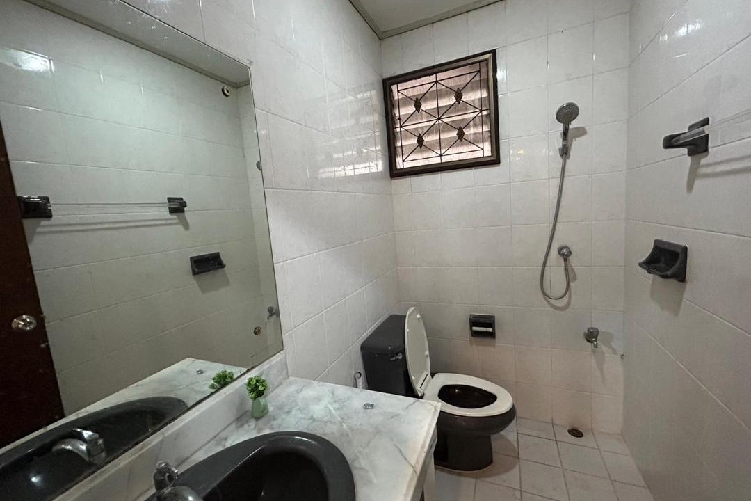 Photo of Bathroom in Khanna Yao