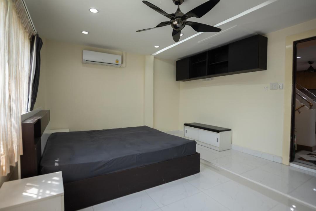 Photo of Bedroom in Phra Khanong Nuea