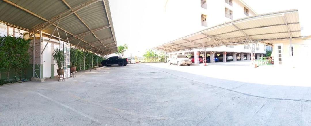 Photo of Others in Bang Bua Thong