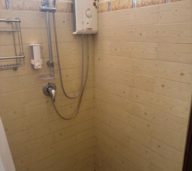 Photo of Bathroom in Maret