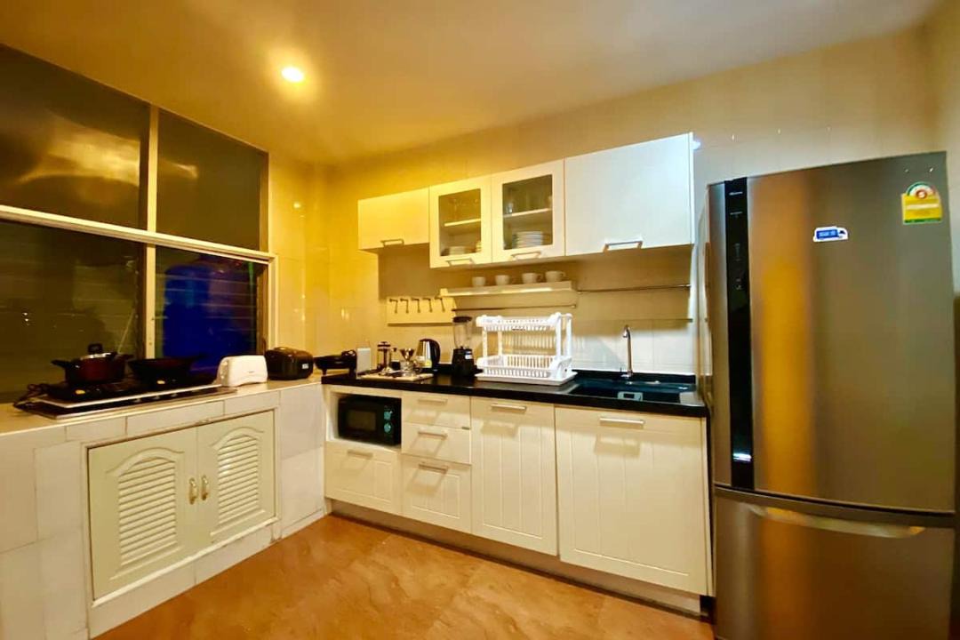 Photo of Kitchen in Khlong Toei Nuea