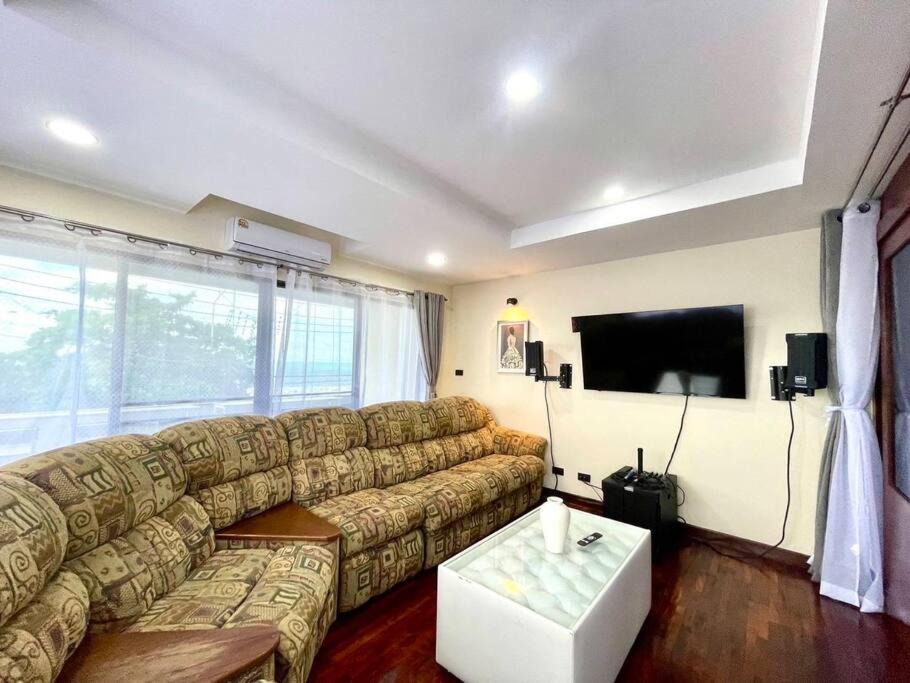 Photo of Livingroom in Noen Phra