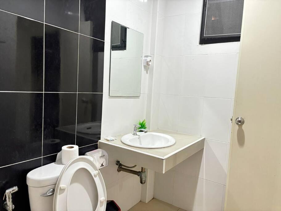Photo of Bathroom in Mae Jo
