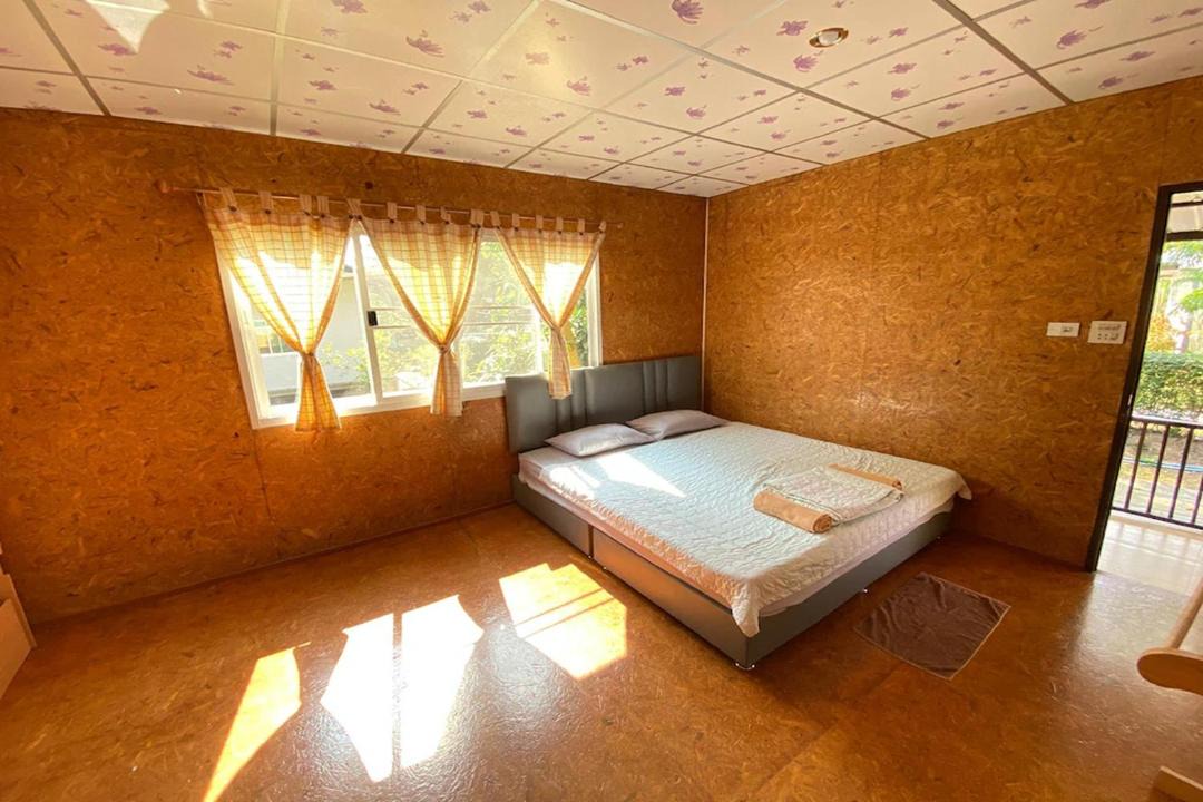 Photo of Bedroom in Amphawa