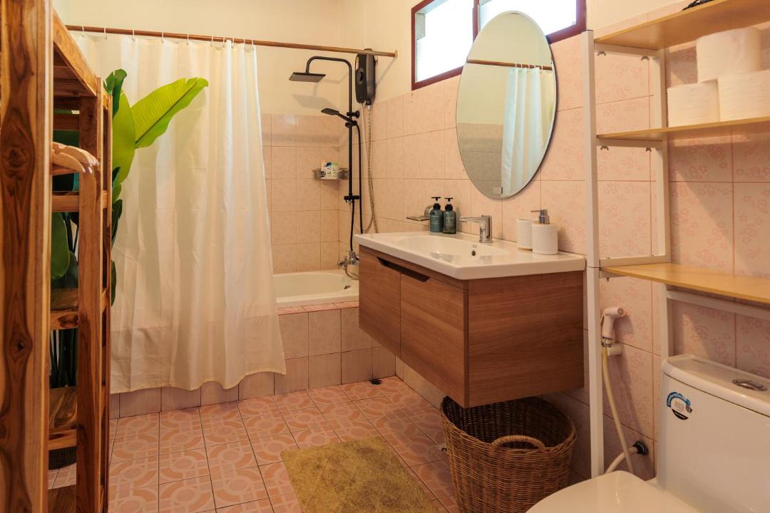 Photo of Bathroom in Wok Tum