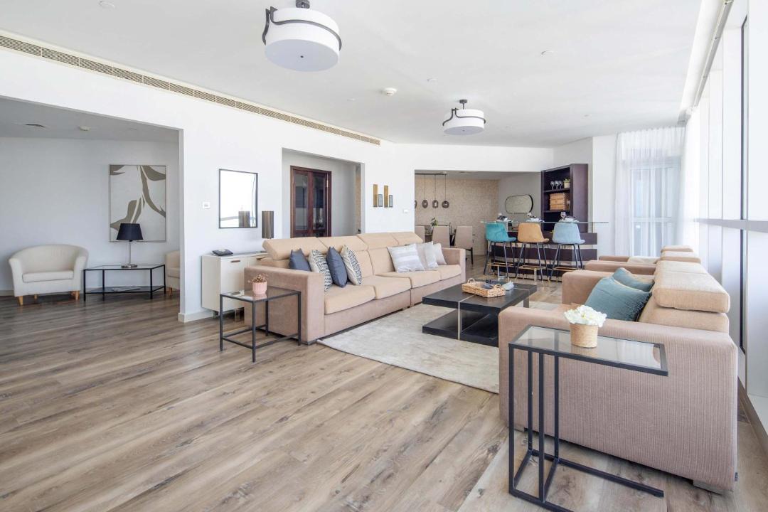 Photo of Livingroom in Trade Centre 1
