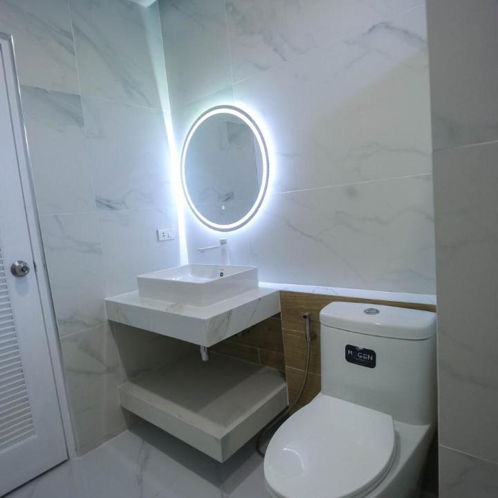 Photo of Bathroom in Pa Bong