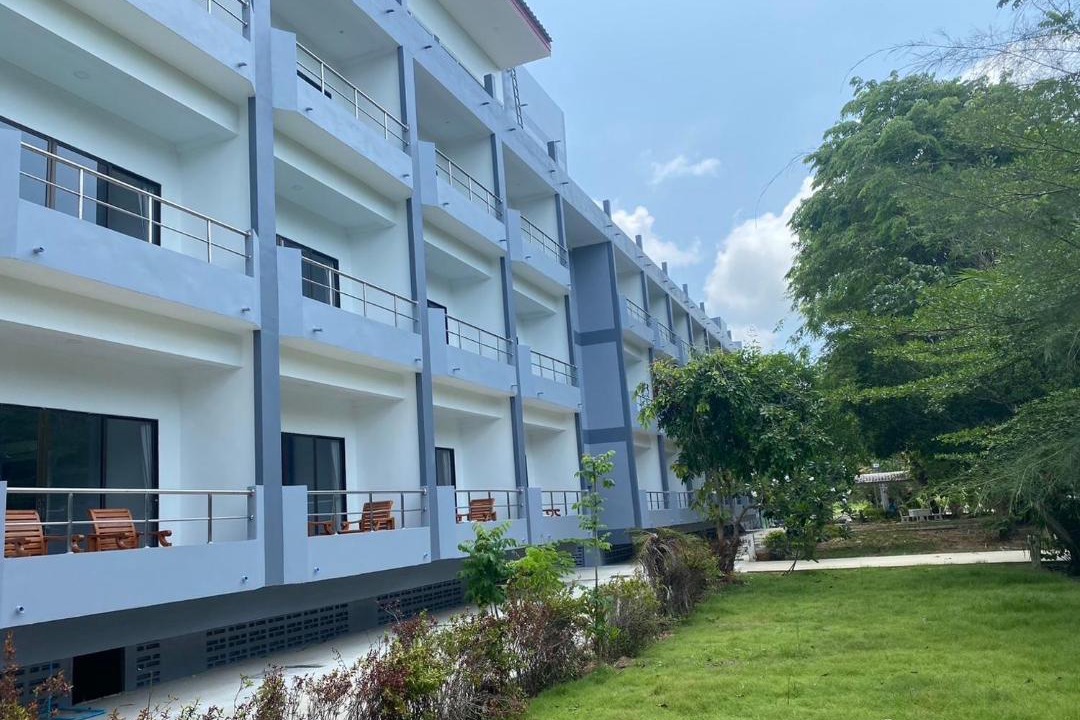 Photo of Buildings in Chakphong