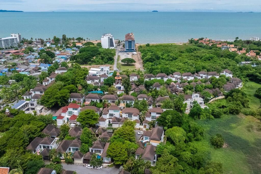 Photo of Buildings in Na Chom Thian