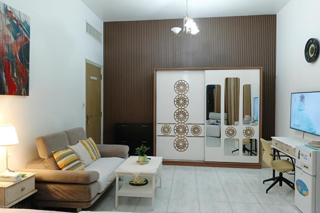 Photo of Livingroom in Umm Suqeim 1