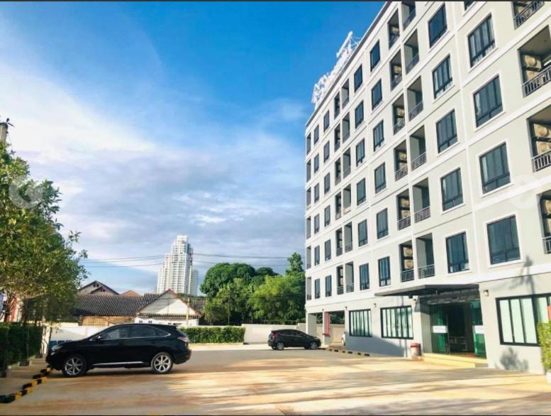 Photo of Buildings in Tha Thaewawong