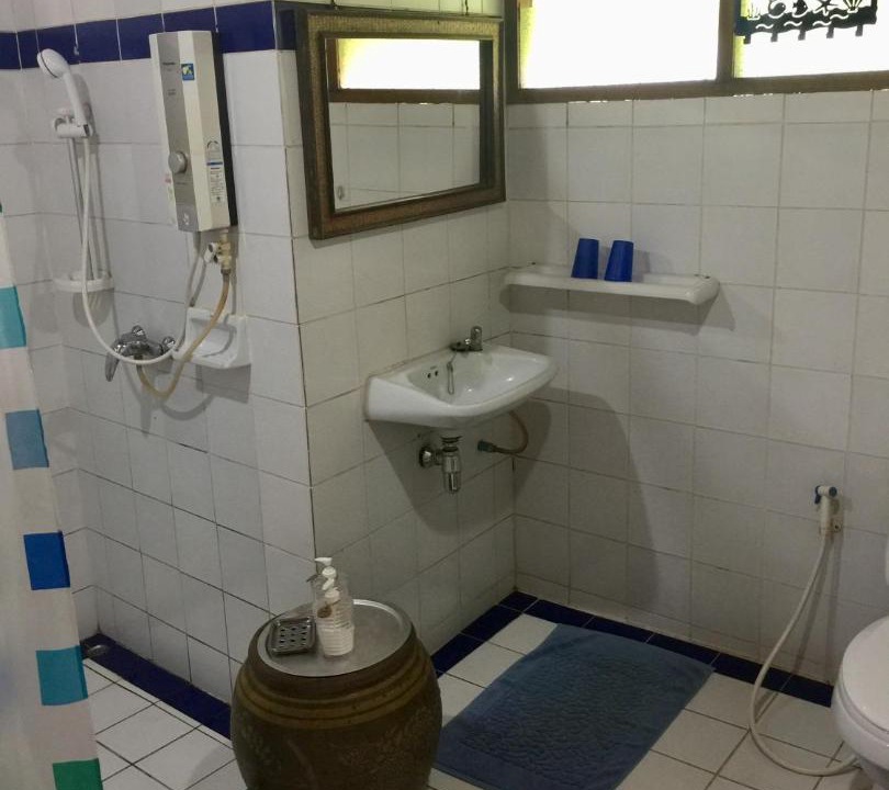 Photo of Bathroom in Pang Mu