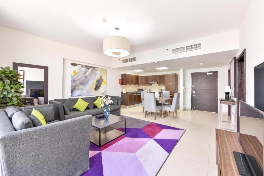 Photo of Livingroom in Trade Center