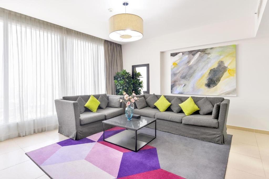 Photo of Livingroom in Trade Center