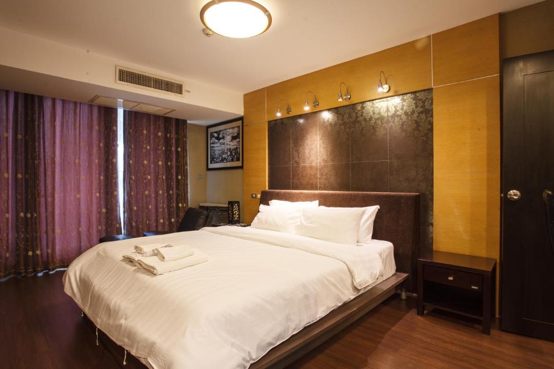 Photo of Bedroom in Khlong Toei Nuea