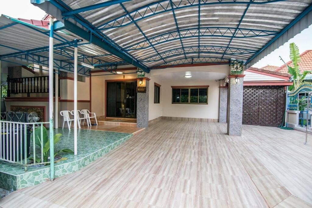 Photo of Buildings in Sattahip