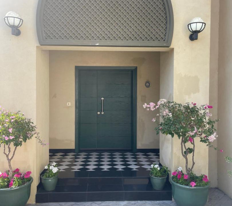 Photo of Buildings in Jumeirah Park