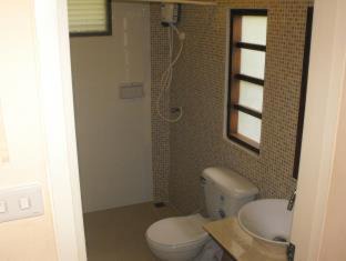 Photo of Bathroom in Wok Tum