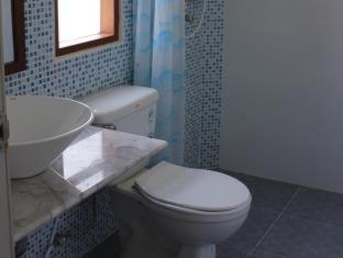 Photo of Bathroom in Wok Tum